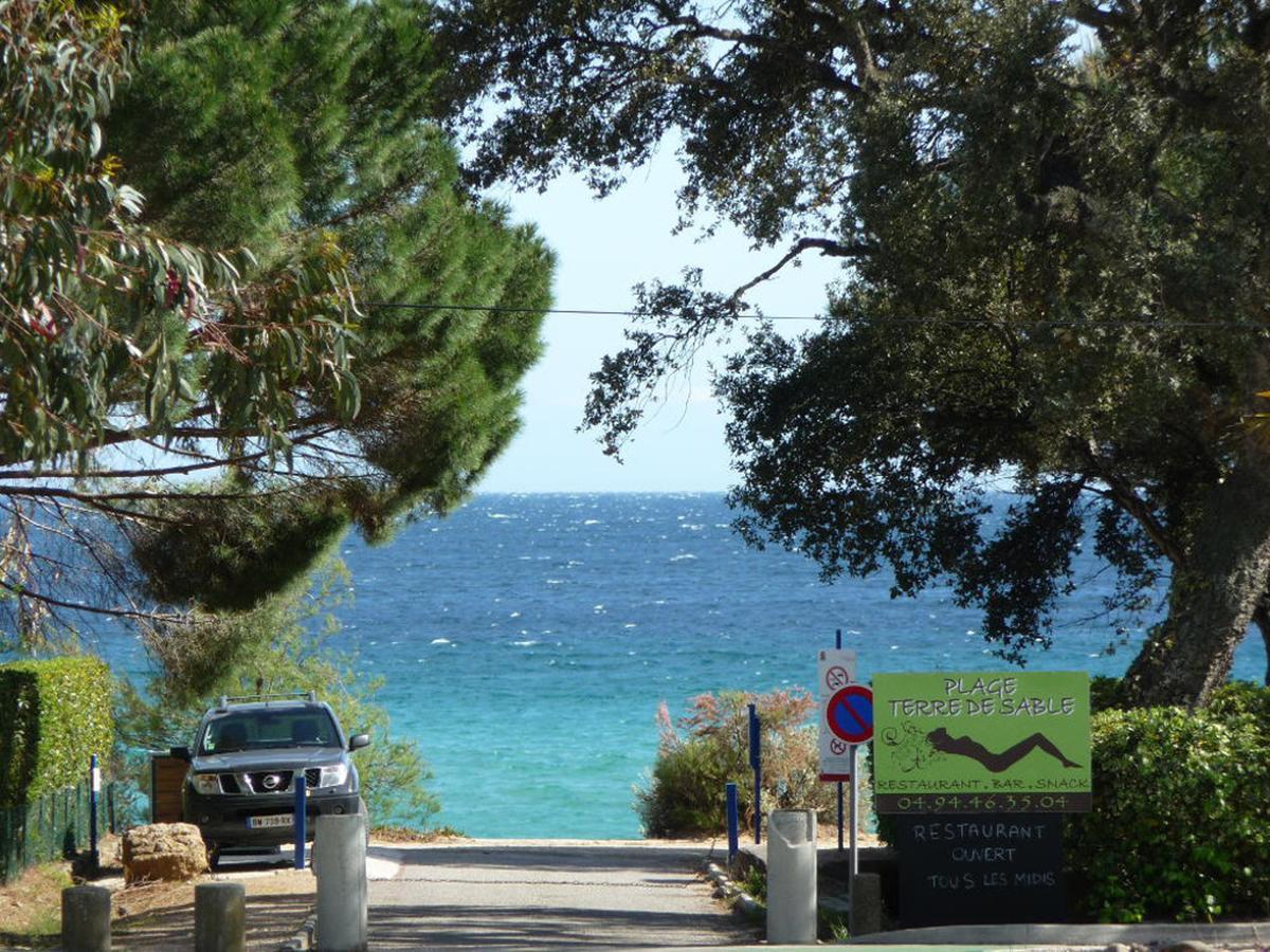 Hotel Les Eucalyptus Cavalaire-sur-Mer Exterior photo